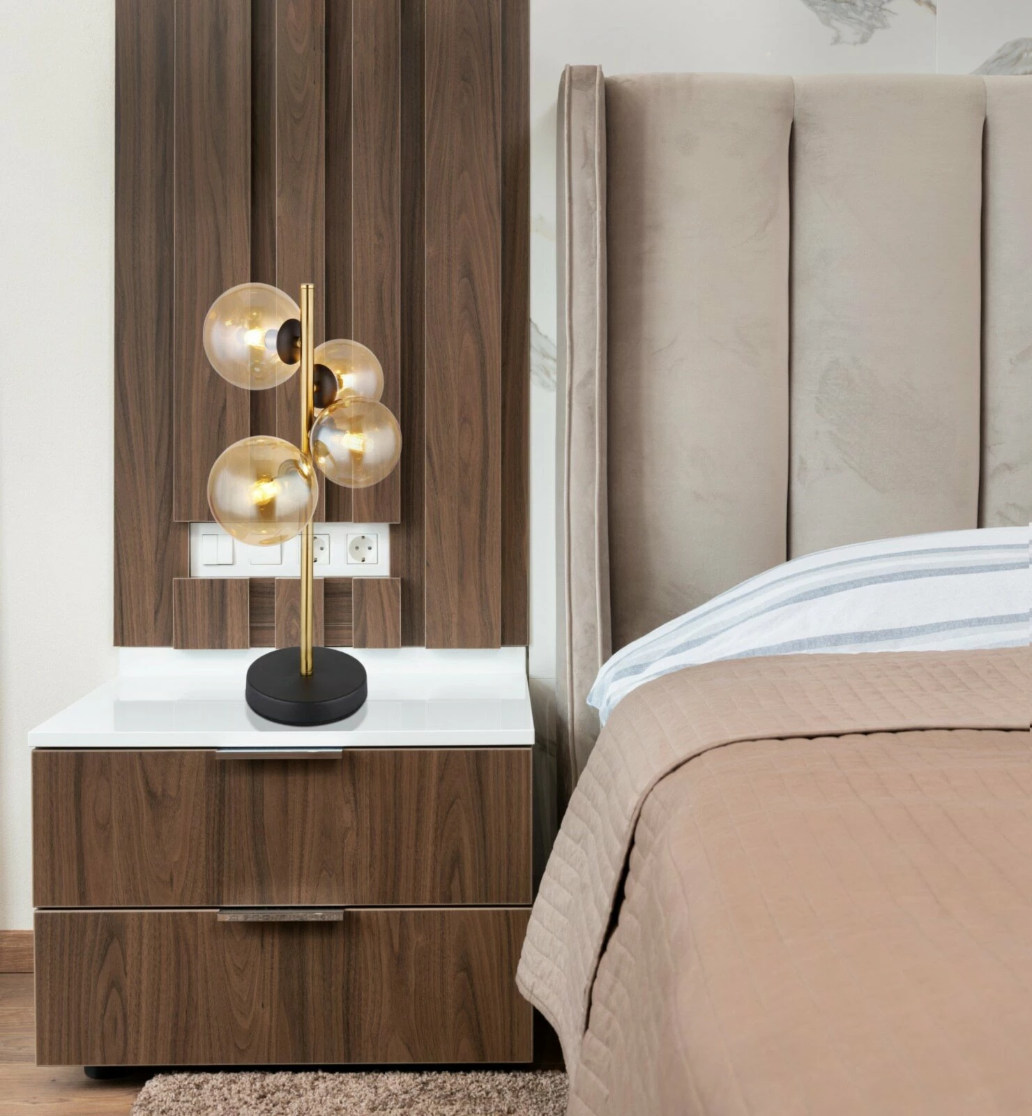 LED-Tischleuchte - goldfarben-schwarz - 48 cm – Bild 2